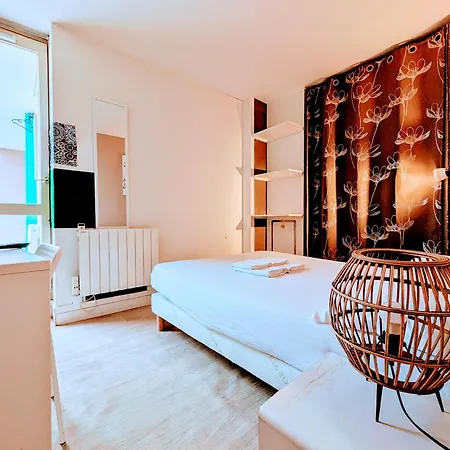 Spacious And Comfortable With Terrace In Downtown Διαμέρισμα *