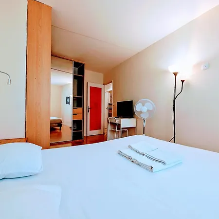 Διαμέρισμα Spacious And Comfortable With Terrace In Downtown