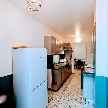 Spacious And Comfortable With Terrace In Downtown Διαμέρισμα