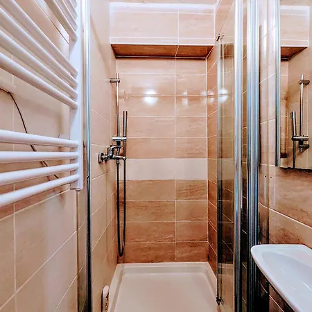 Spacious And Comfortable With Terrace In Downtown Διαμέρισμα *
